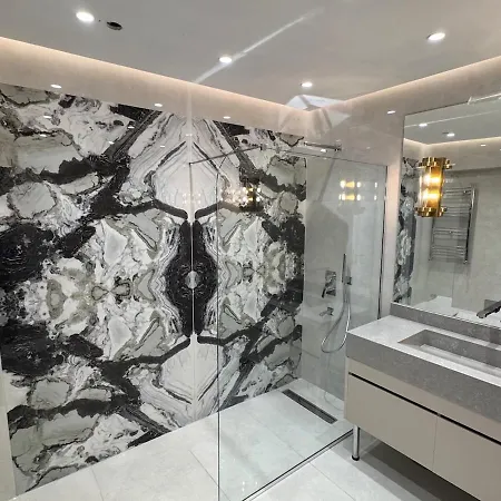 Διαμέρισμα Brand New Premium Center 7star 4bedroom2 *