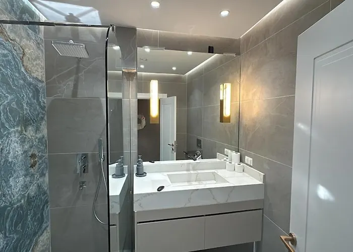 Brand New Premium Center 7star 4bedroom2 Apartment