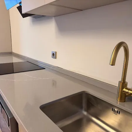 Brand New Premium Center 7star 4bedroom2 *