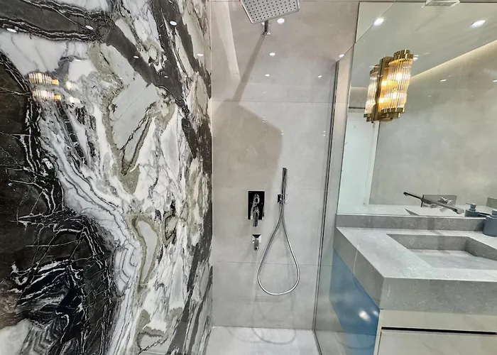 公寓 Brand New Premium Center 7star 4bedroom2 *