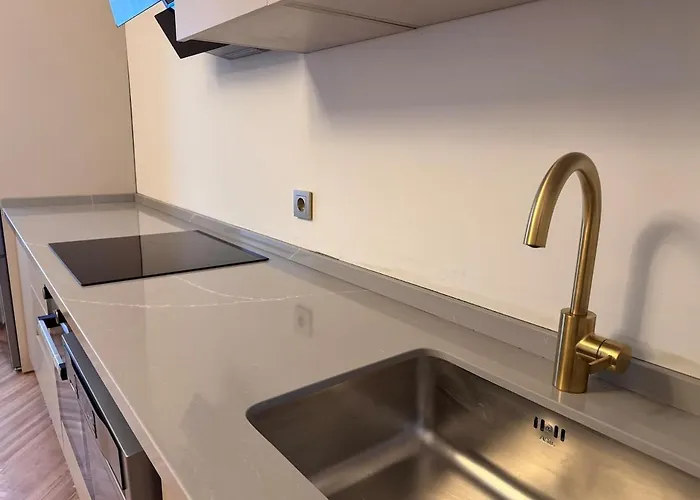 Brand New Premium Center 7star 4bedroom2 *