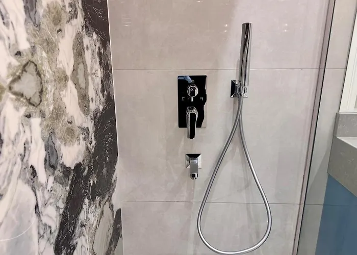 Apartment Brand New Premium Center 7star 4bedroom2